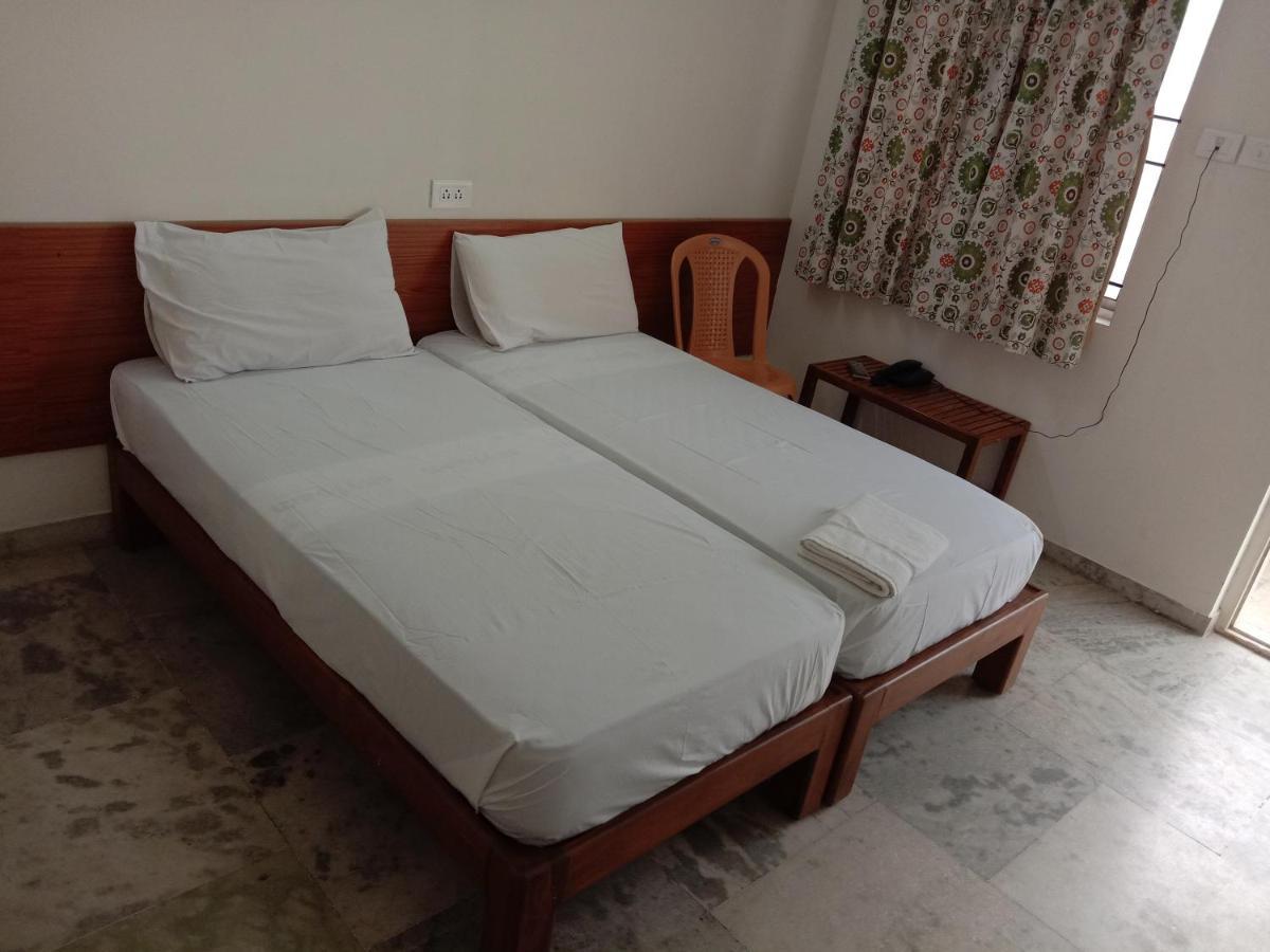 Hotel Nachas Coimbatore Bagian luar foto